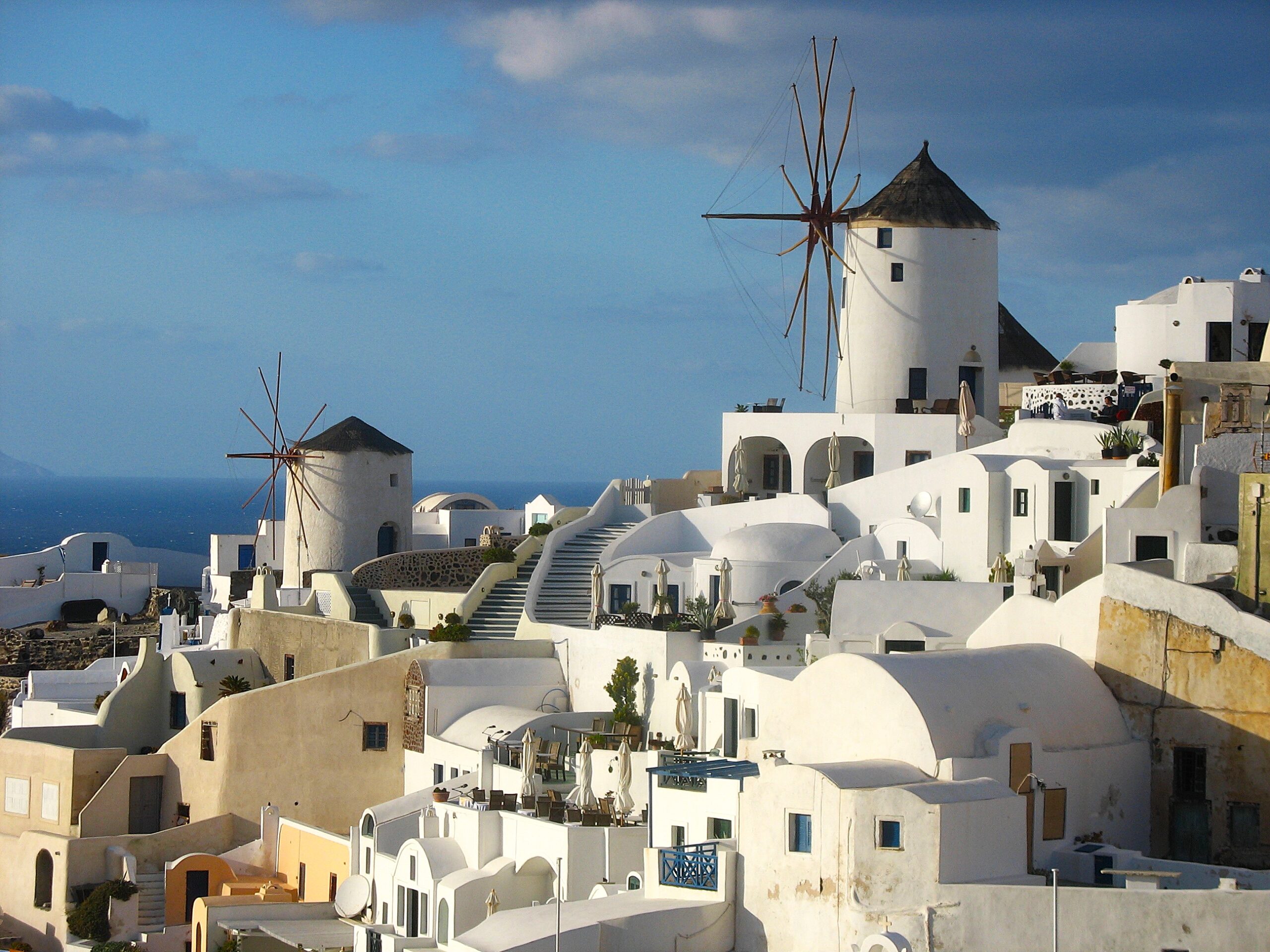 EXPLORE SANTORINI